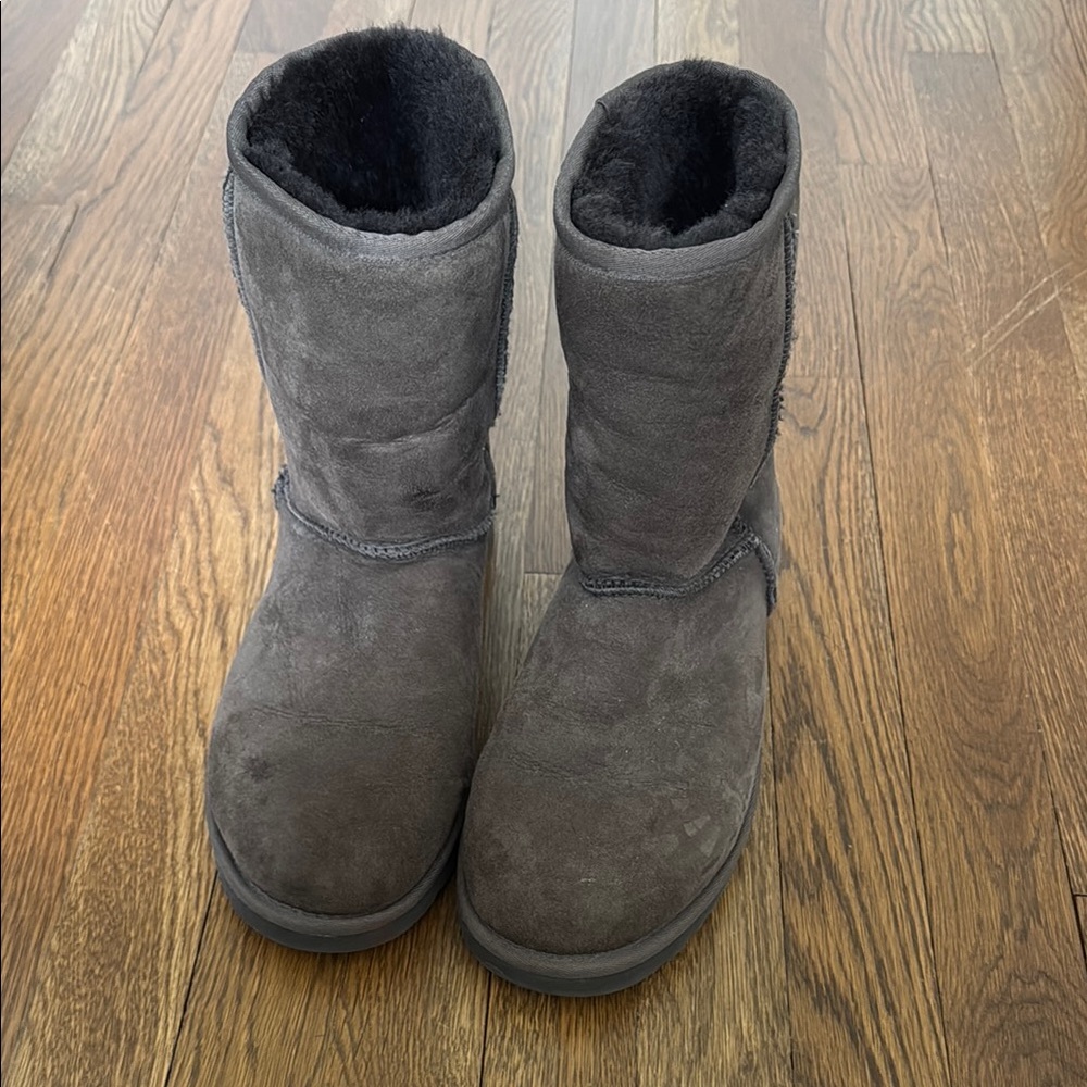 UGG brown classic boots size 8
